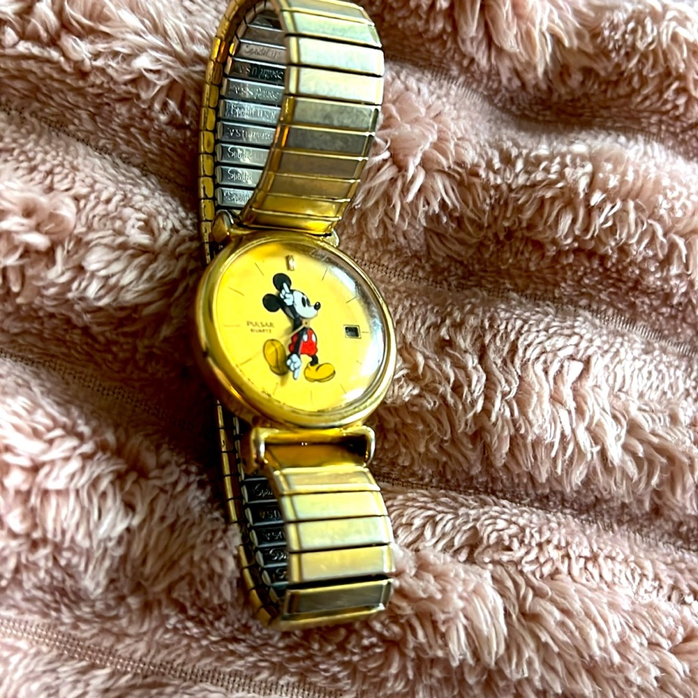 Pulsar Gold Mickey Mouse Watch - Picture 7 of 7